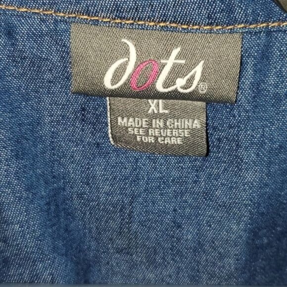 Pre-Loved dots Sleeveless Button Down Blouse Size XL - Picture 3 of 6